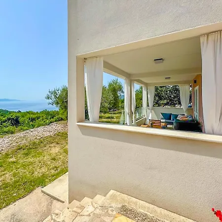Daire Vesna With A Terrace And Sea View *