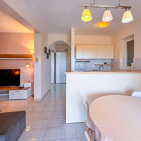 Apartment Vesna With A Terrace And Sea View Rabac