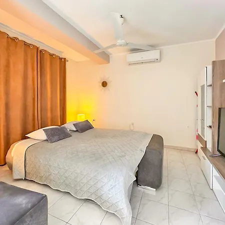 Vesna With A Terrace And Sea View Appartement *