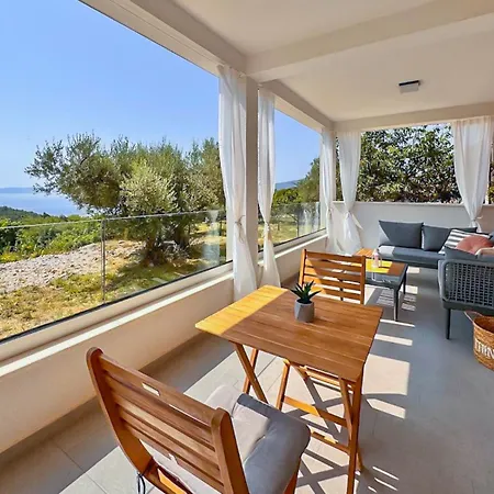 Appartement Vesna With A Terrace And Sea View *