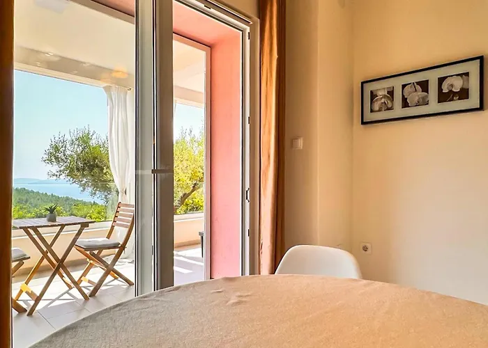 Vesna With A Terrace And Sea View Appartement Rabac