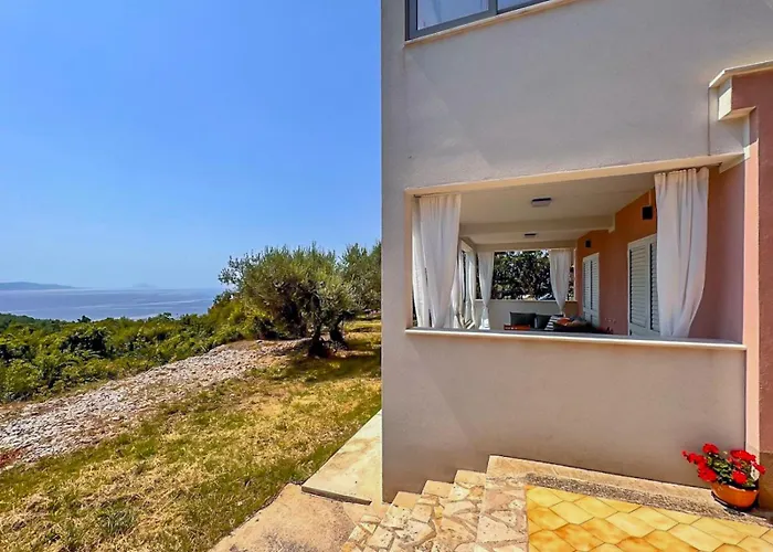 Vesna With A Terrace And Sea View