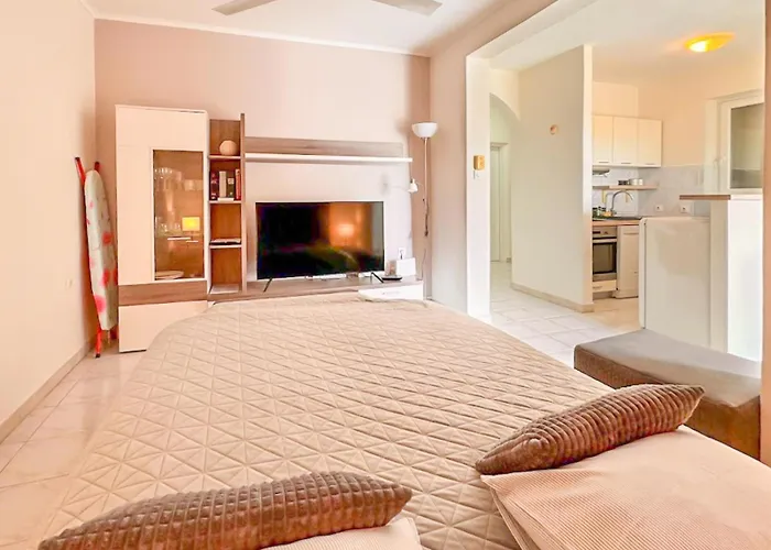 Appartement Vesna With A Terrace And Sea View