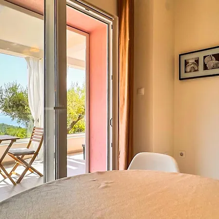 Vesna With A Terrace And Sea View شقة غاباس