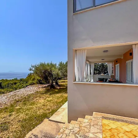 Vesna With A Terrace And Sea View
