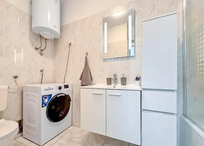 Apartman Vesna With A Terrace And Sea View